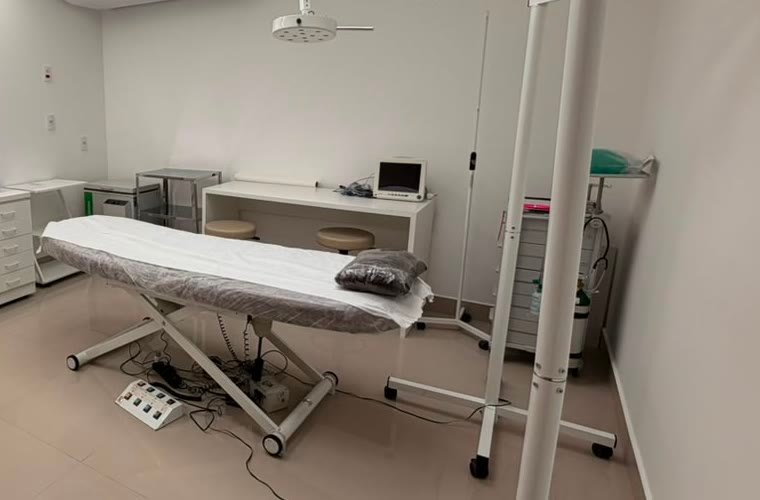 Sala de procedimentos da clínica